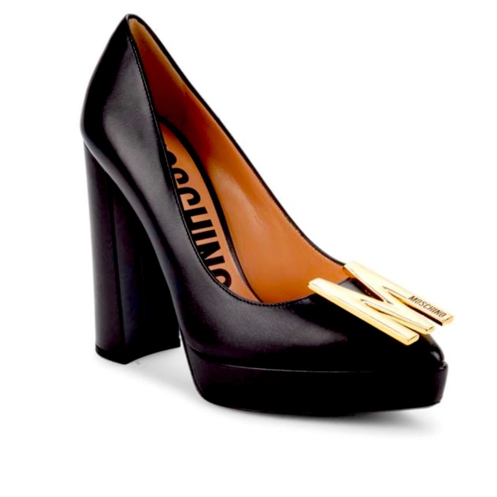 Stylish Moschino black pumps